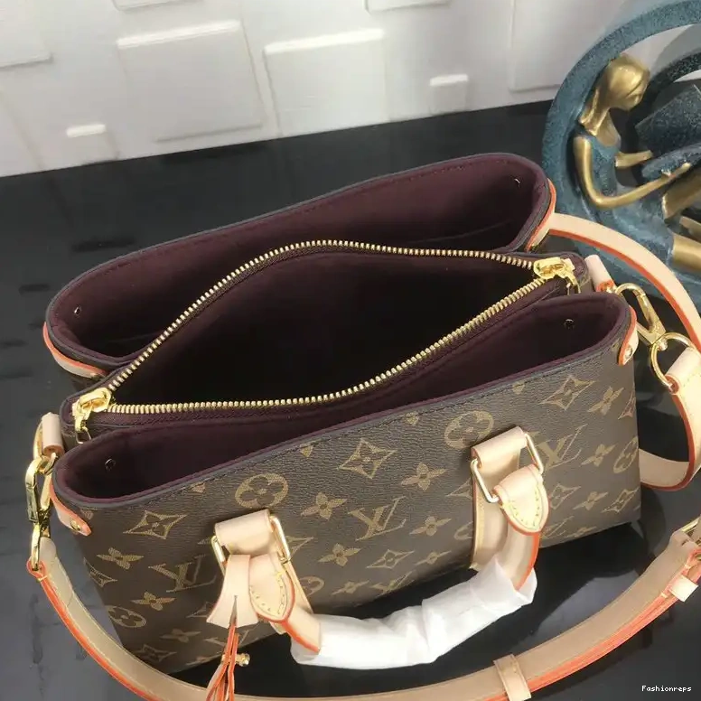 Fashionrepsfam ru LV 20B570255 Bags 0707